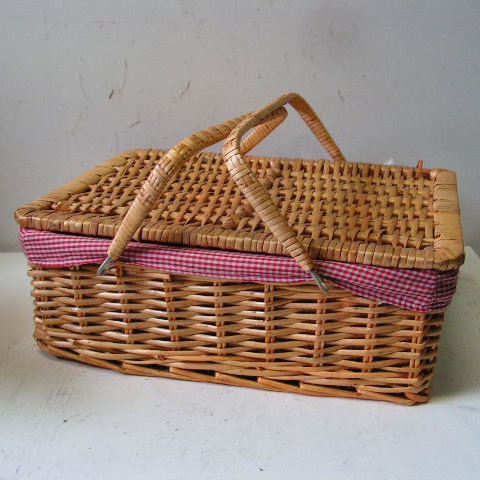 BASKET, Picnic Hamper - Red Gingham